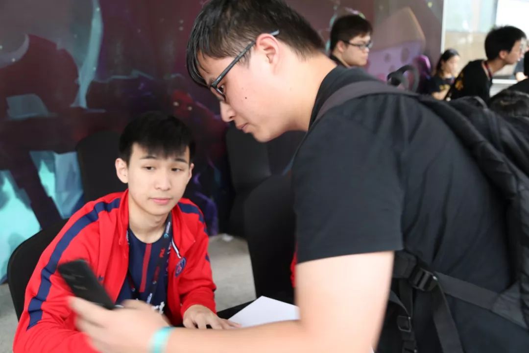 力下的持续 力下的持续